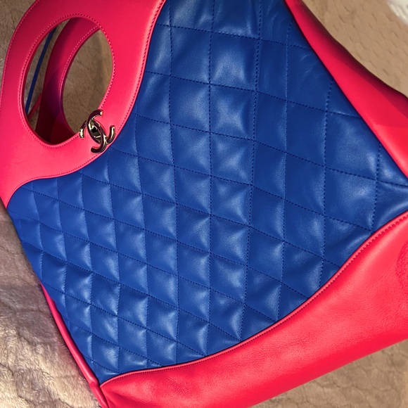 CHANEL ~ Large 31 Shopping Bag - 100% Authentication Inculded - Picture 9 of 16